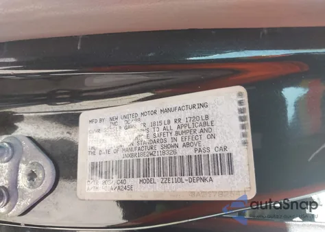 1998 Toyota Corolla Le z USA, uszkodzony, nr VIN 1NXBR18E2WZ118326